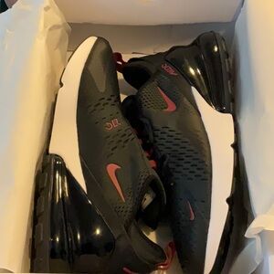 Nike’s running tennis shoes